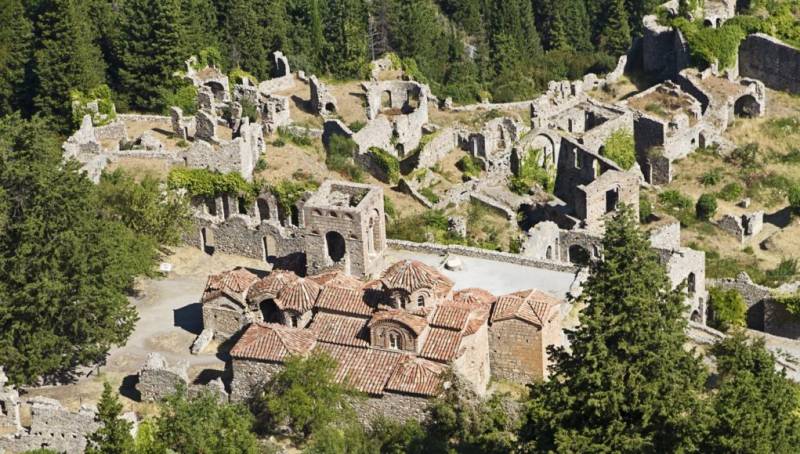 moni TimiouStavrou mapsou korinthia 03